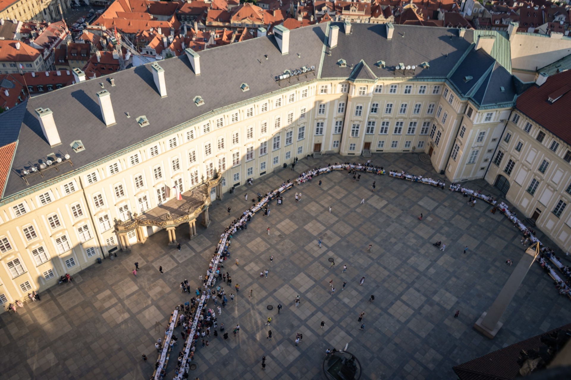 Fotografie 8 projektu Stůl kolem katedrály